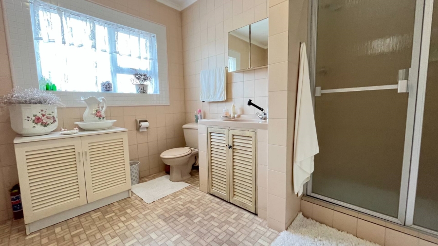 4 Bedroom Property for Sale in Hartenbos Central Western Cape
